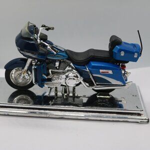 Maisto Road Glide motorcycle with stand no box this is more for display